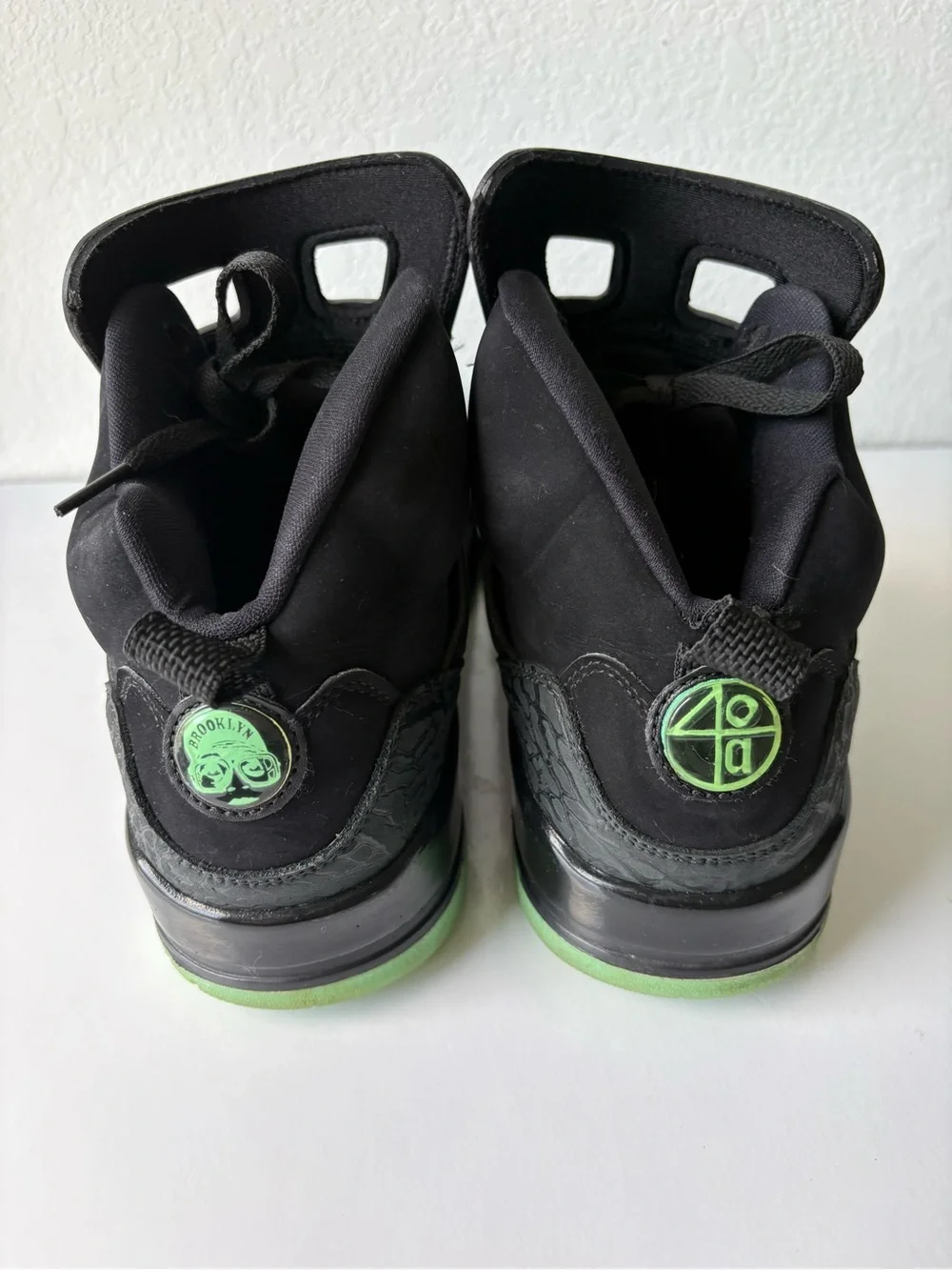 Rare Authentic Nike Air Jordan Son of Mars Low sneakers in the Black/Glow Green